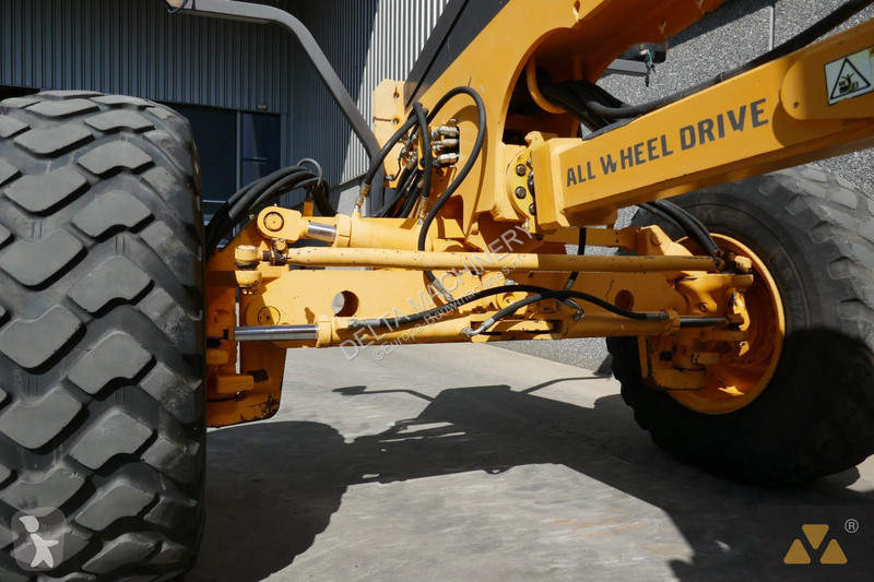 Grader Volvo AWD