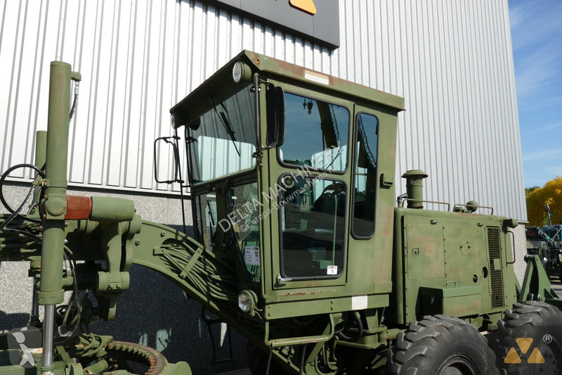 Grejder Caterpillar Ex-army