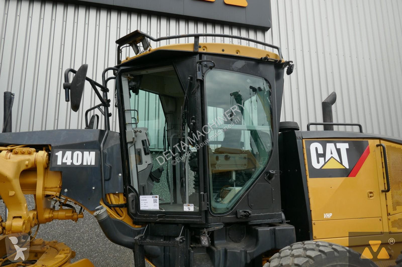 Grejder Caterpillar 140M