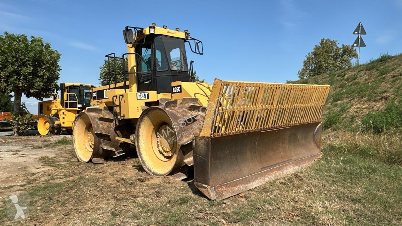 Grejder Caterpillar 826C