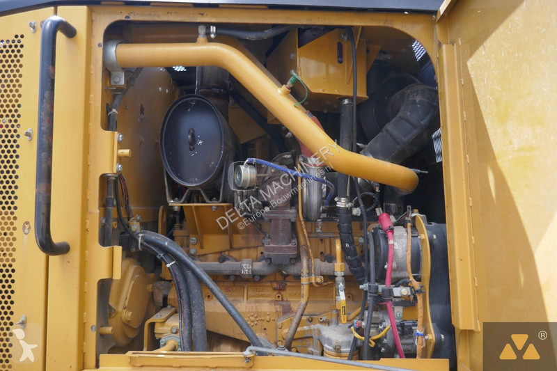 Grejder Caterpillar 140M