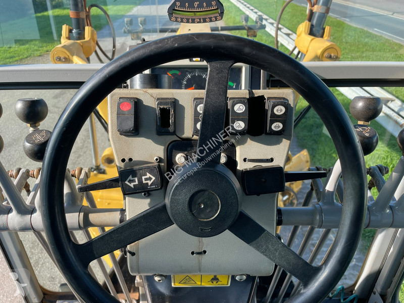 Niveleuse Caterpillar 140k