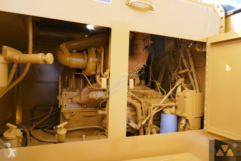 Grader Caterpillar Ex-army