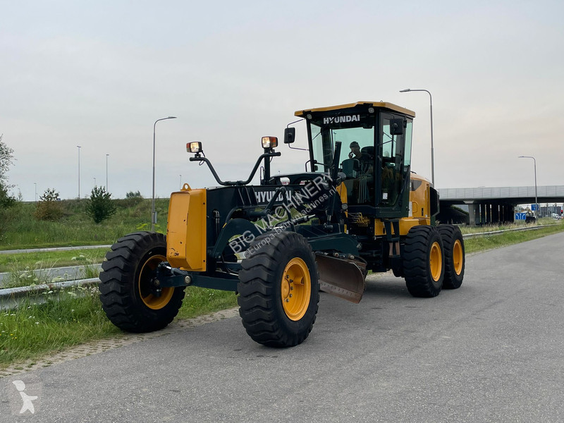ممهدة طرق Hyundai HG130