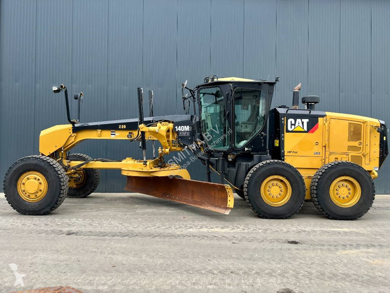 Grejder Caterpillar 140M2