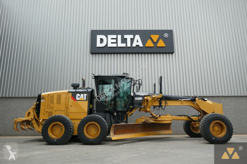 Niveladora Caterpillar 3