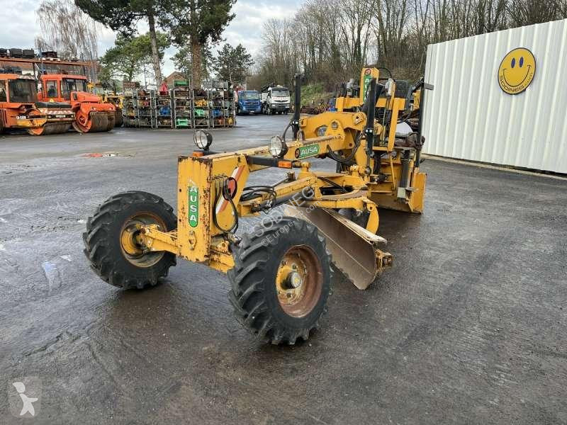 Grader OP NV2500