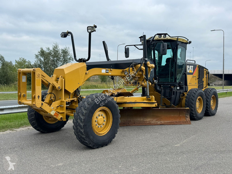 Grejder Caterpillar 140M