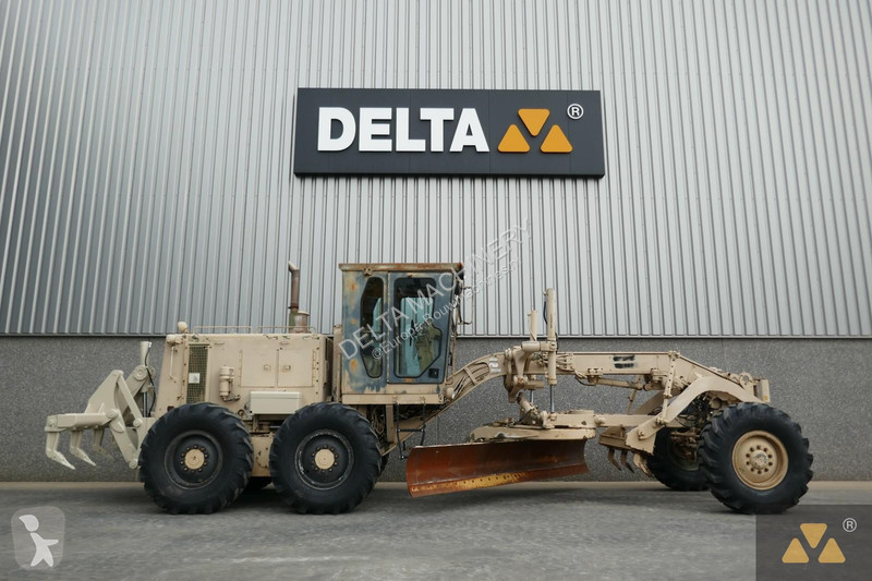 Grejder Caterpillar Ex-army