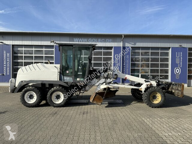 Niveladora New Holland F106.6A alrrad 6x6...