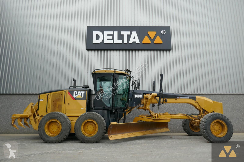 Grejder Caterpillar 140M
