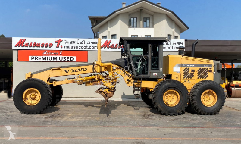 ممهدة طرق Volvo G740VHP