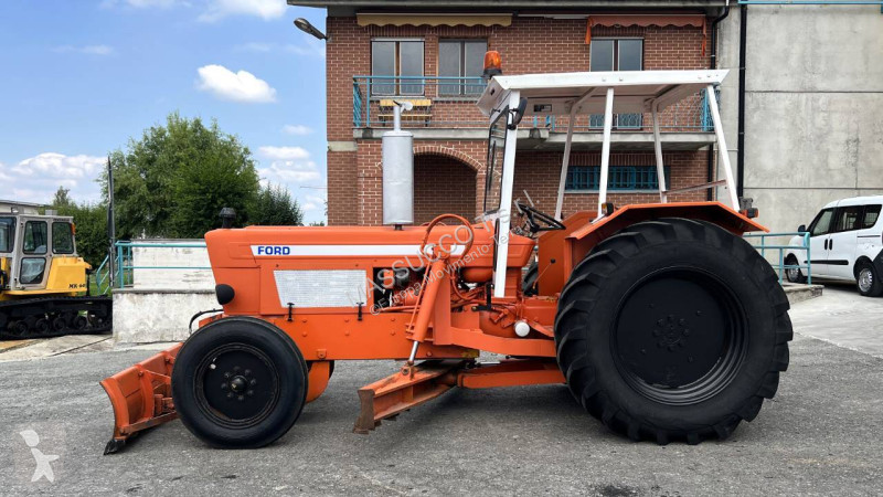 Grejder Ford 5600 4X2