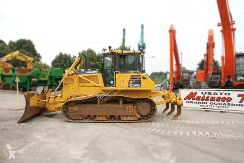 ممهدة طرق Komatsu D65WX-16