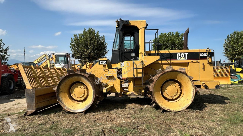 Grejder Caterpillar 826C