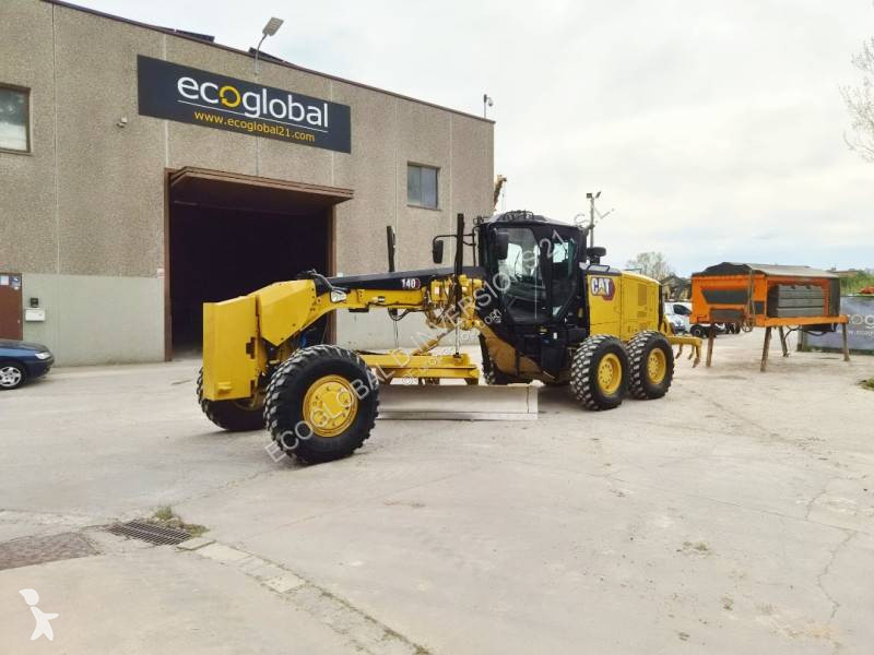Grejder Caterpillar 140 AWD