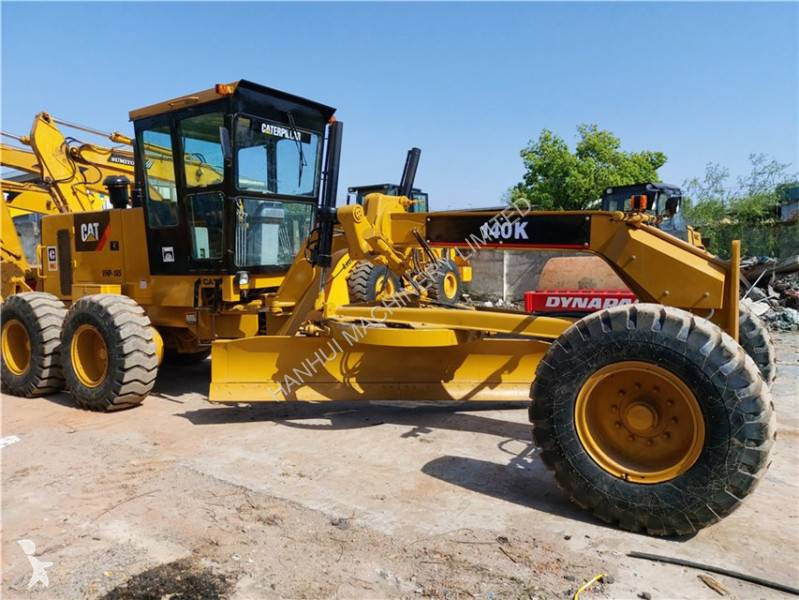 Grejder Caterpillar 140K