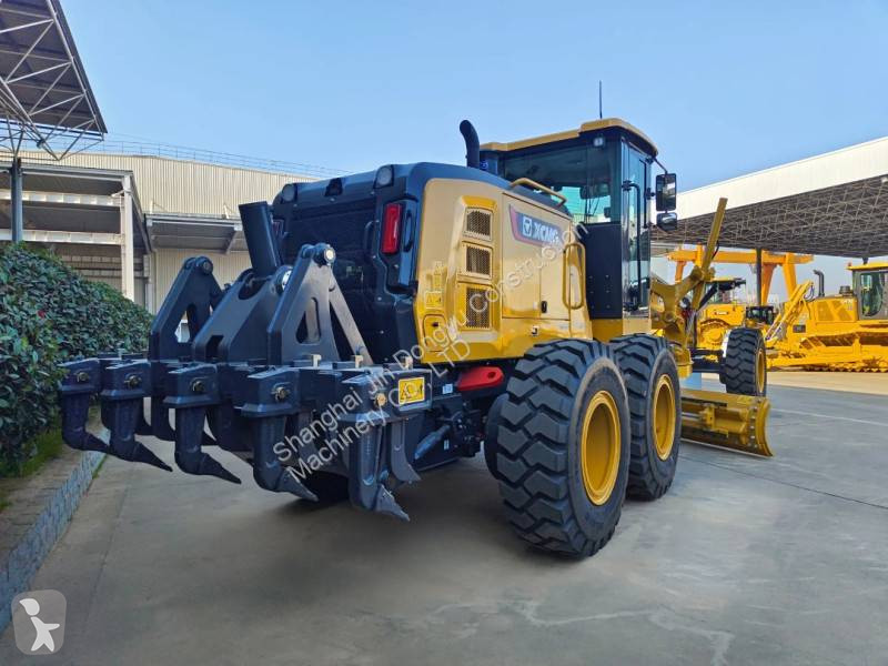 ممهدة طرق XCMG GR2405T