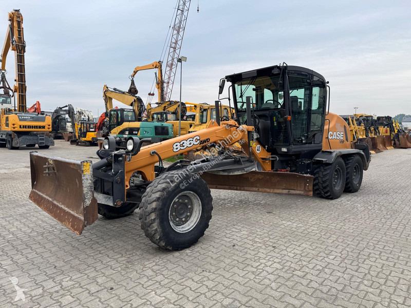Grejder Case 836C AWD .