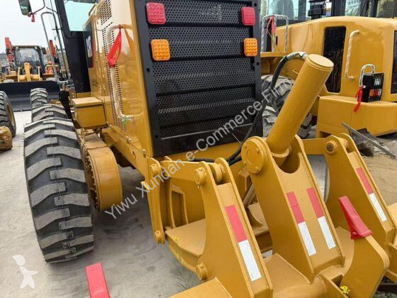 Grejder Caterpillar