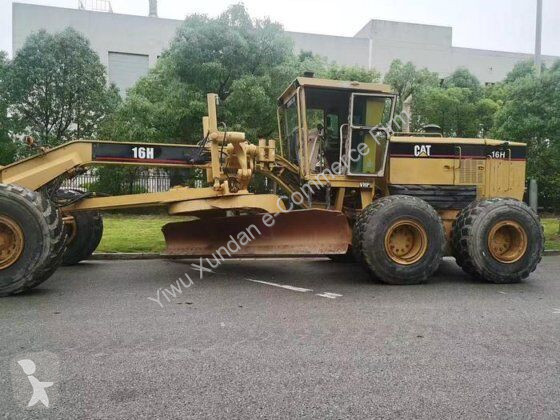 ممهدة طرق Caterpillar 16H