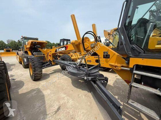 ممهدة طرق XCMG GR2153