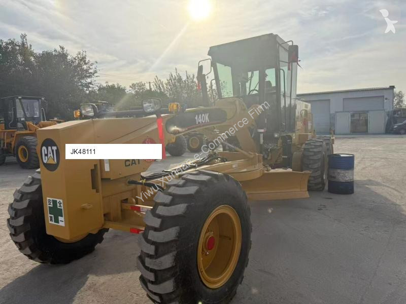 Grejder Caterpillar 140K