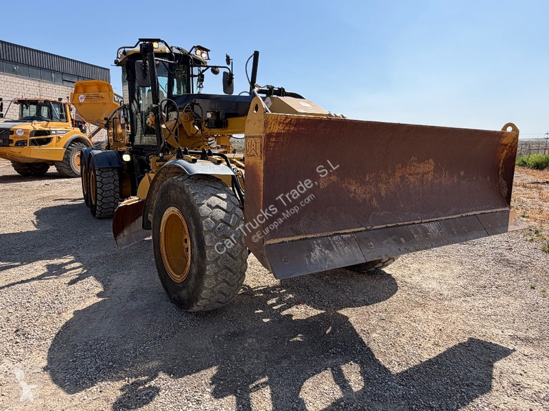 Grejder Caterpillar 120 M