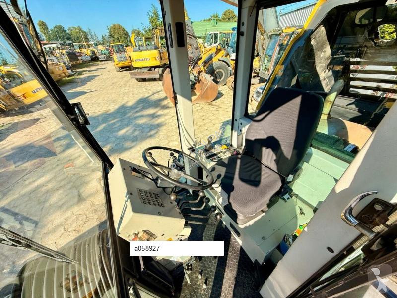 Грейдер New Holland F156.6 A