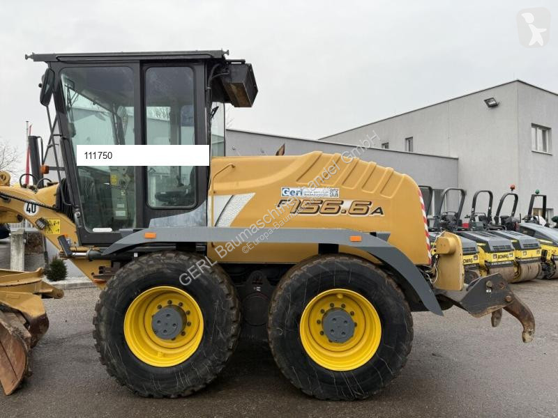 Vägskrapa New Holland F 156.6 A