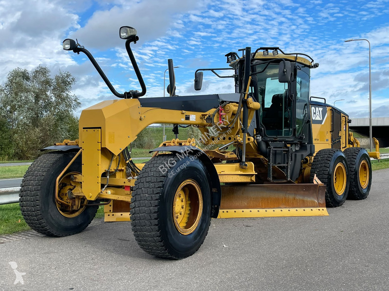 ممهدة طرق Caterpillar 140M