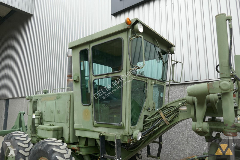 Grejdr Caterpillar Ex-army