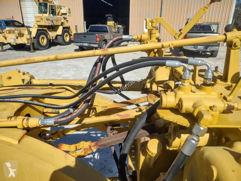 ممهدة طرق Caterpillar 120