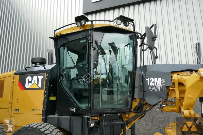 ممهدة طرق Caterpillar 2 AWD