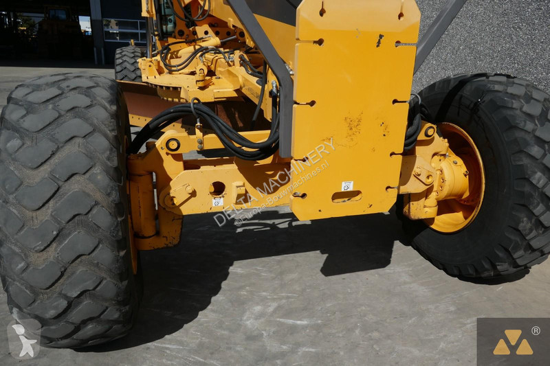 Grader Volvo AWD