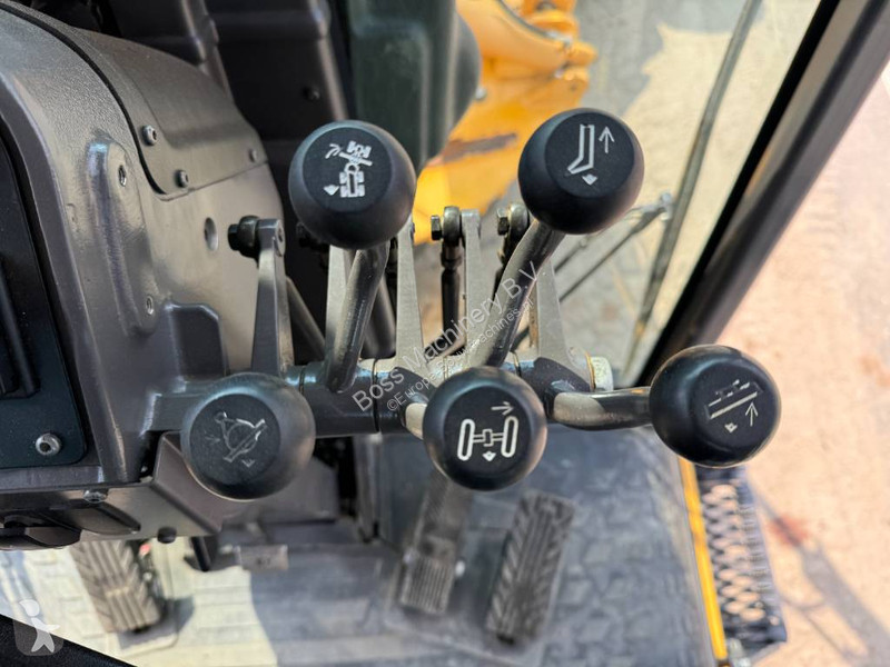 Grader Volvo - 3 Tine Ripper / EPA Certified