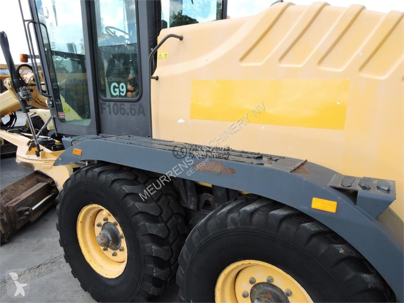 Planeringshøvl New Holland F106.6A