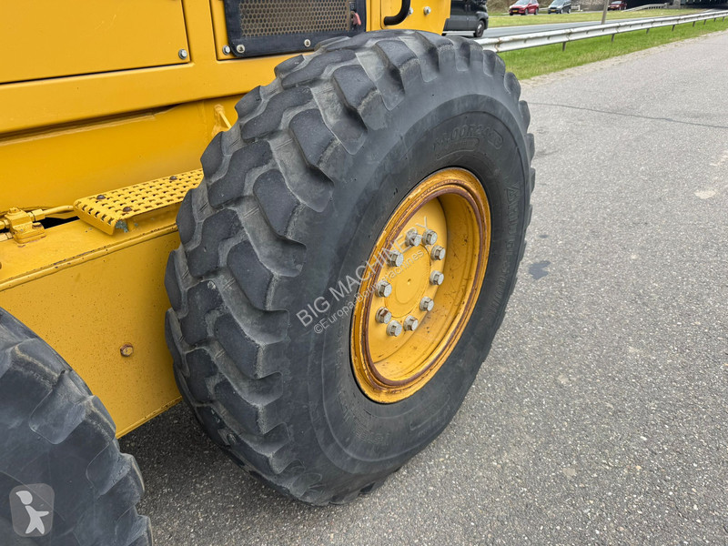 Grejder Caterpillar 140M