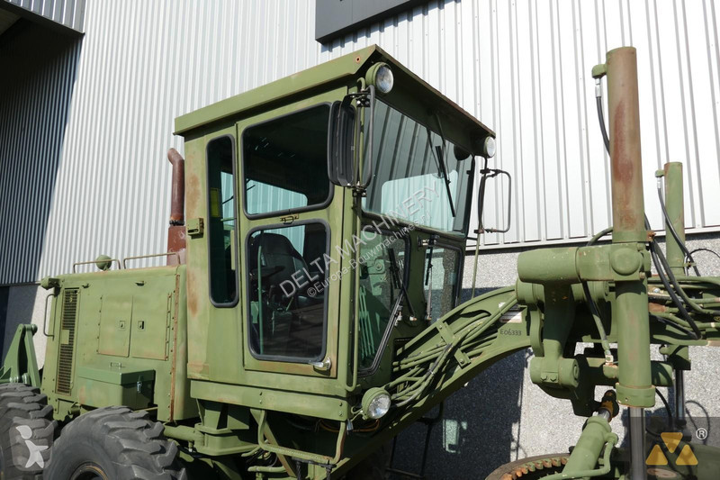 Grejder Caterpillar Ex-army