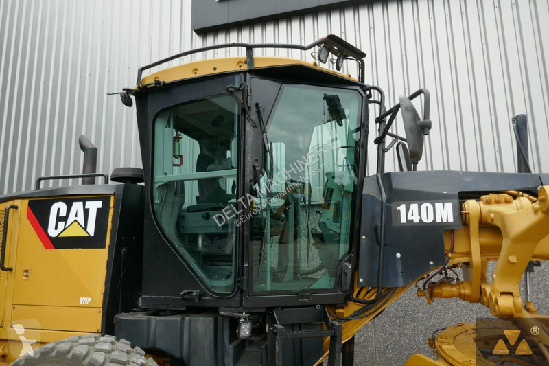 Grejder Caterpillar 140M