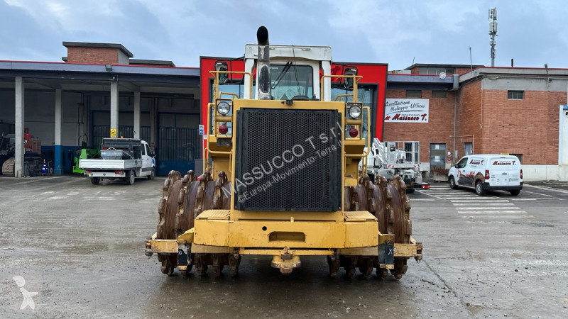 Grejder Caterpillar 825C