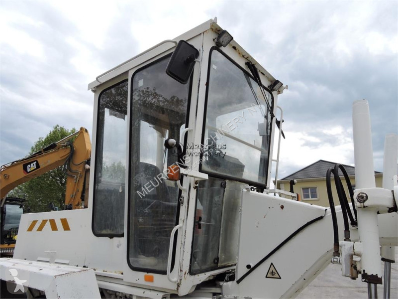 Grejder  F106A