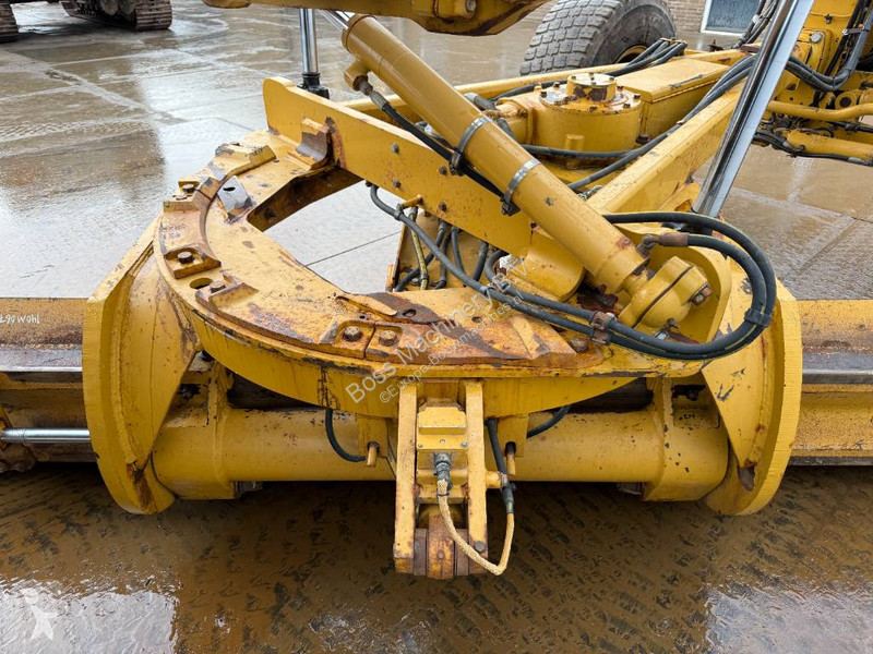 Grejder Caterpillar VHP 6x6 AWH - 4.88m Blade