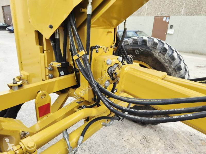 Grejder Caterpillar 140 AWD