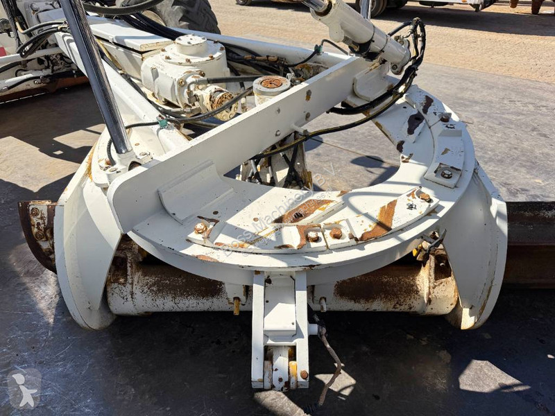 Grejder Caterpillar 120M - CE / Front Blade +...