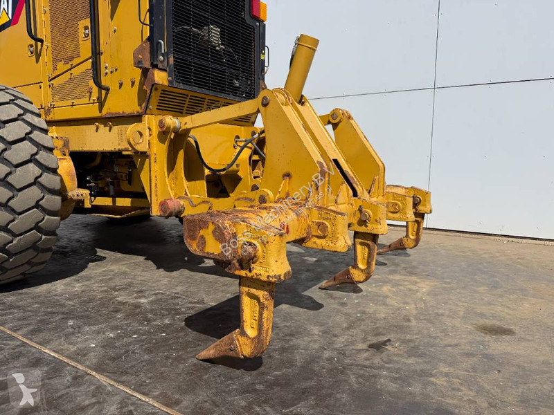 Grejder Caterpillar 160M AWD - 3 Tine Ripper /...