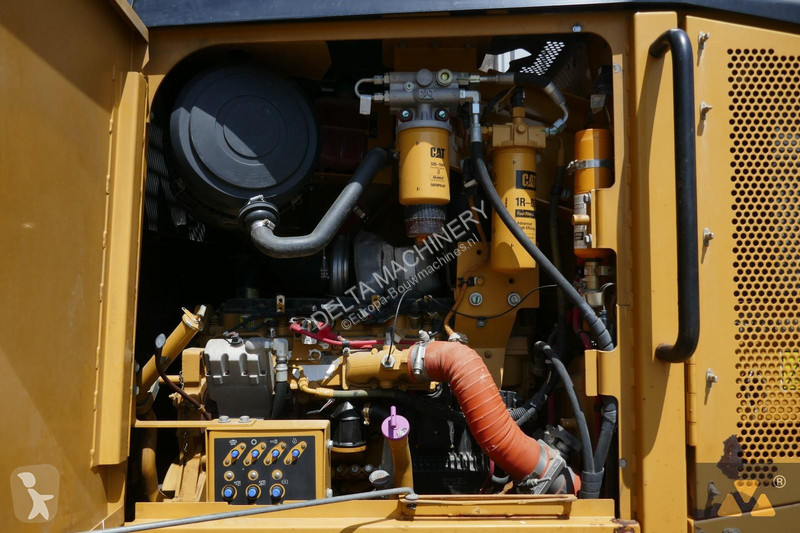 Grejder Caterpillar 140M