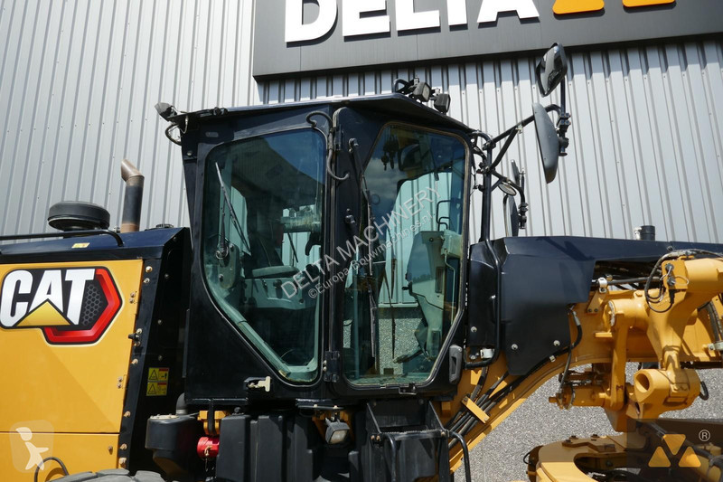 Grejder Caterpillar 14