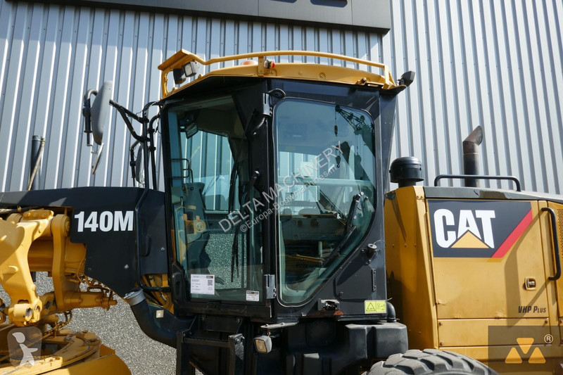 Grejder Caterpillar 140M