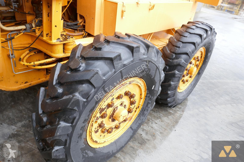 Grader Mitsubishi MG300